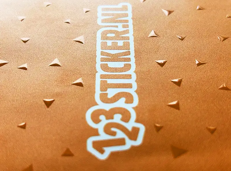 oranje matte sticker met glanzend driehoekjes